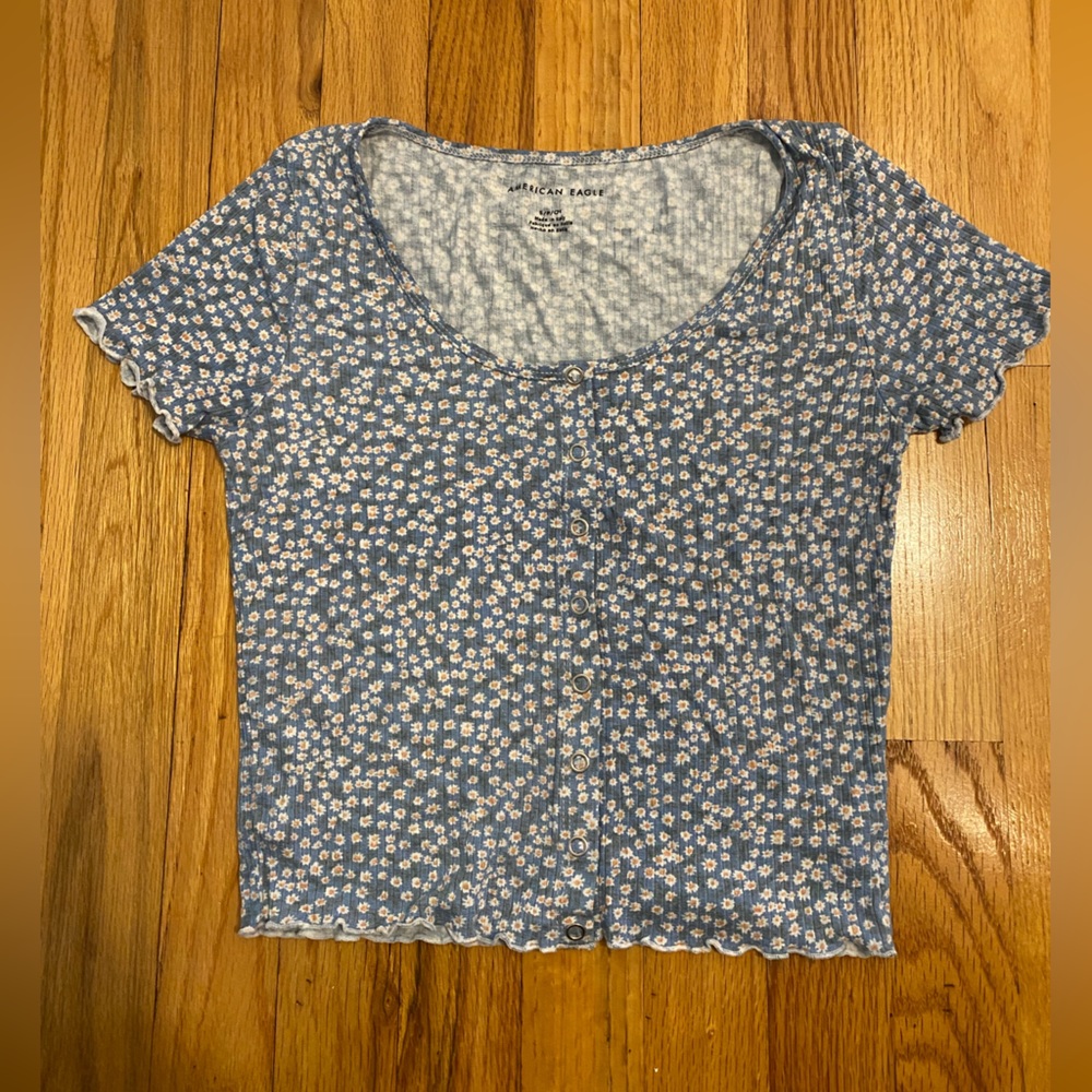 American eagle floral tee!